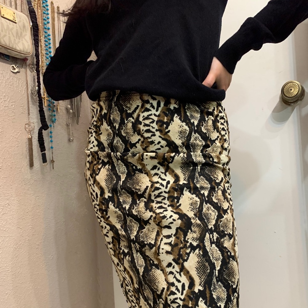Snake skin like skirt